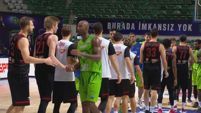 Basketbalisté USK vzali Nymburku neporazitelnost a nyní podlehli Brnu!