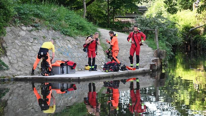 Dva výrostci uškrtili chlapce (†11) ručníkem. Mstili se kvůli rybaření