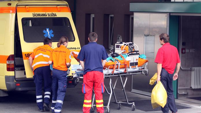 Chlapečka (4) přimáčkl v dílně lis, utrpěl vážná zranění