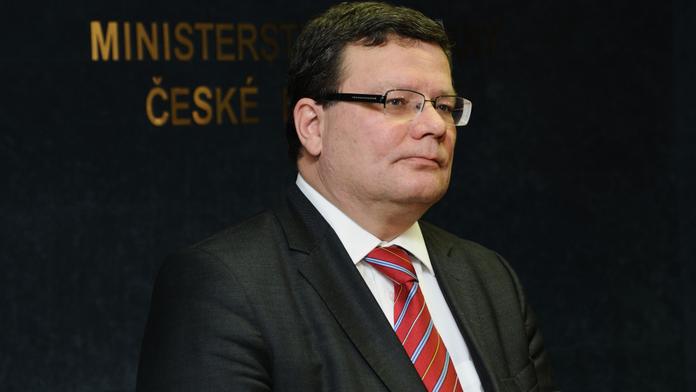 Vondra zadal další podezřelou zakázku! Právníci ho před tím varovali!