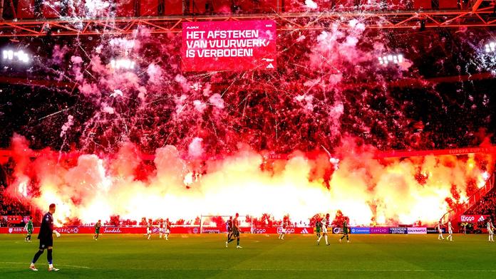 Pyro fanoušků Ajaxu Amsterdam