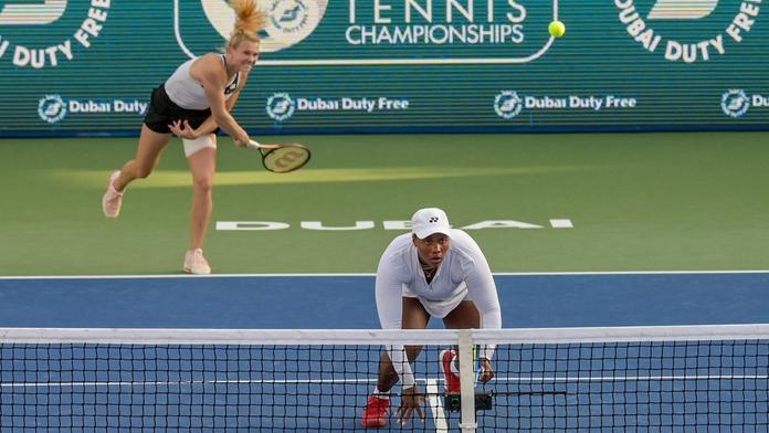 Siniaková slaví třicátý deblový titul, v Dubaji obhájila loňský triumf