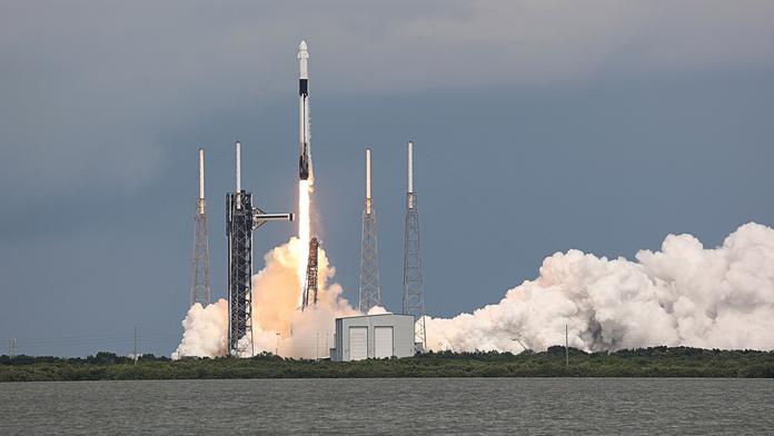 Záchranná mise. Pro astronauty uvázlé ve vesmíru letí kosmická loď