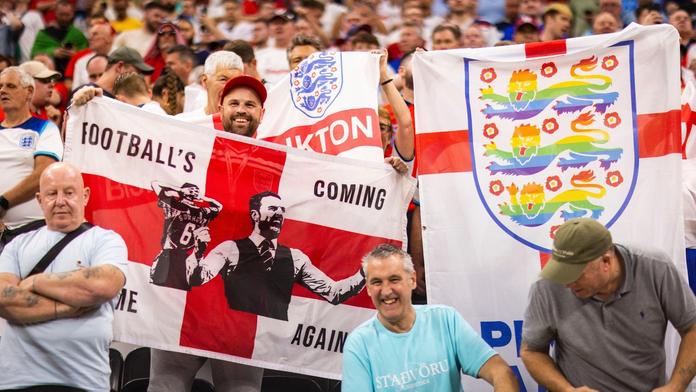 Ve skupinách jsme byli nejlepší, rovnou nám předejte trofej, píší angličtí fanoušci
