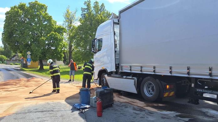 Masivní únik nafty v obci Přísečná na Českokrumlovsku