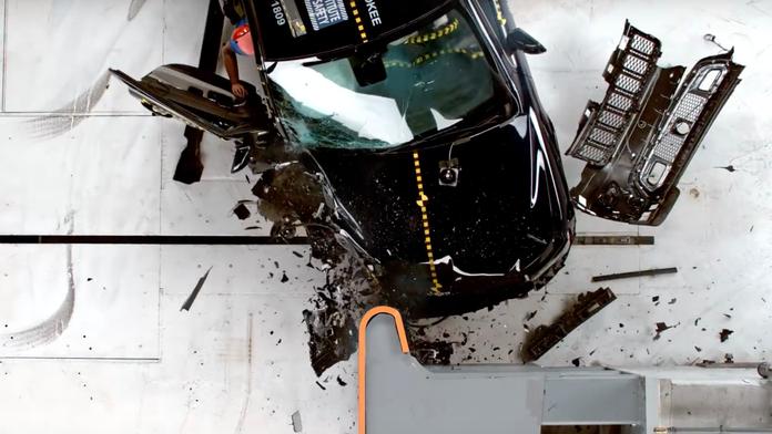 Tvrdé crash testy: Některá SUV pořád mají sedadlo smrti