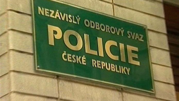 Chyby ve služebním zákoně komplikují policejní zkoušky