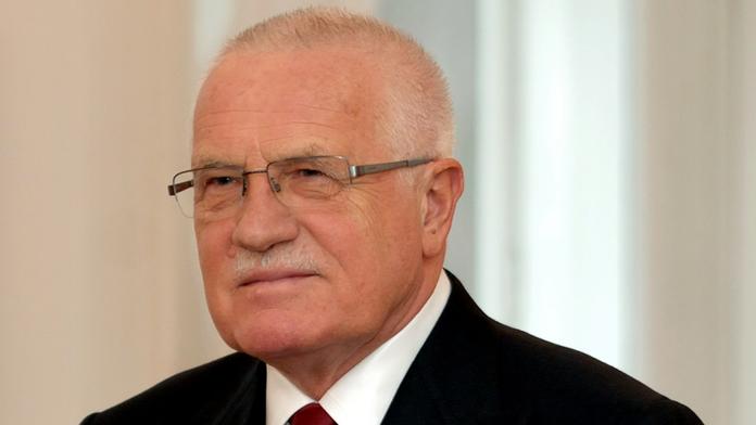 Prezident Klaus uctil památku padlých a jmenoval nové generály