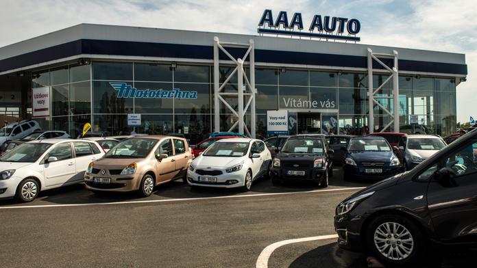 Slevovou akci Černý pátek zavádí prodejci i na jaře, vyprodávají přes 40% skladových zásob