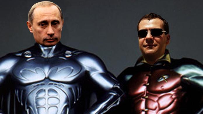 WIKILEAKS: Putin je Batman, Medveděv je pouze Robin