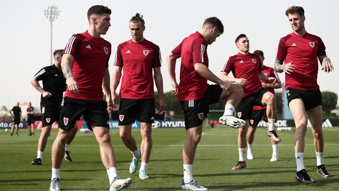 Do bitvy jdou USA a Baleův Wales. Do studia dorazí i "Kobra" Ondrášek