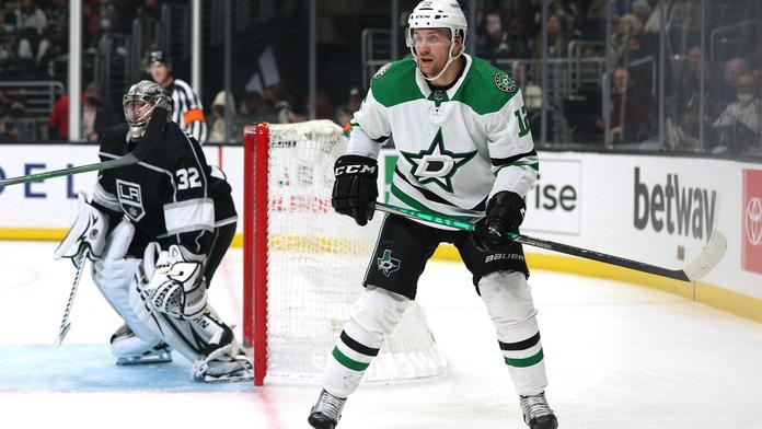 Divoký výsledek v Dallasu. Hokejisté Stars vstřelili sedm gólů, Faksa asistoval