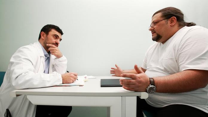 Obézním pacientům svitla naděje. Pražská nemocnice představila novou léčbu
