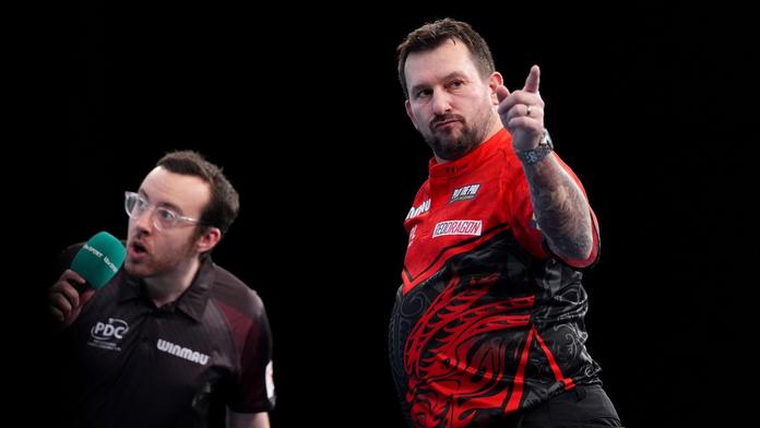 Jonny Clayton neměl na Novém Zélandu konkurenci. Ve finále deklasoval Price
