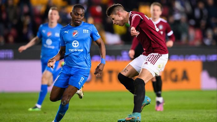 Jděte do háje! Sparta naštvala fanoušky. Musí si vybrat mezi fotbalem a hokejem