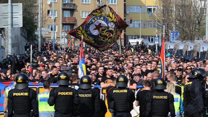 Sparta vyhlásila válku svým chuligánům a poslala na ně policii!