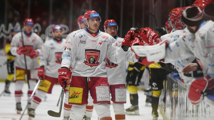 Skandál v hokejové extralize. Sudí uznali gól, který padl v přerušené hře