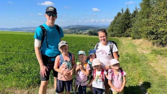 Helenka a jejích pět dětí zůstaly bez tatínka