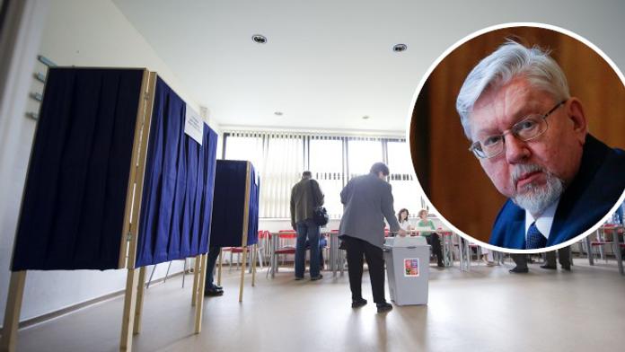 Změna ústavy nebo volby až v roce 2022. Právník řekl, co teď hrozí Česku
