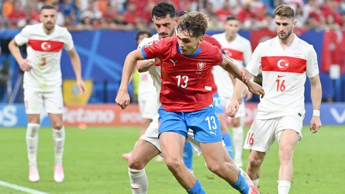 Fotbalová reprezentace reaguje na zdravotní trable. Tým doplní Chytil