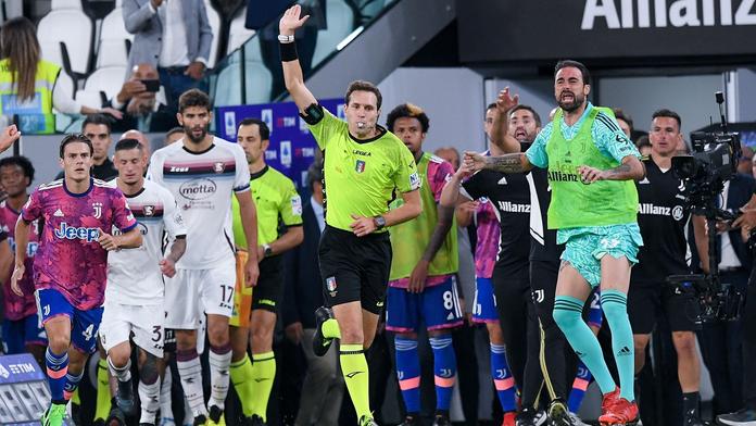 Juventus přišel o výhru kvůli ofsajdu. Rozhodčí ale zapomněli na jednoho hráče