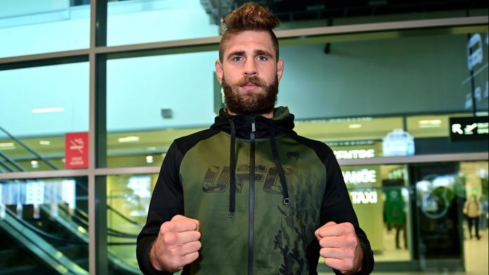 Procházka i Dvořák při vojenském cvičení. Skvělý dril, hodnotí UFC šampion