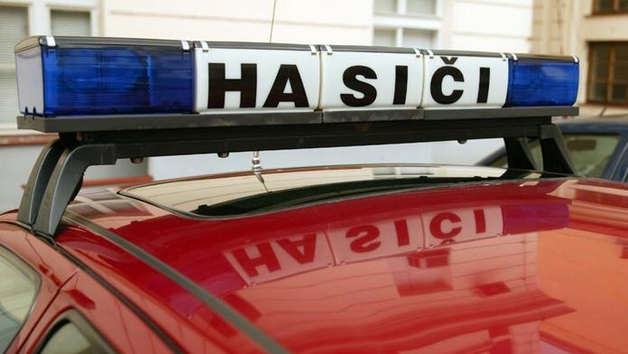 V domě určeném k demolici uhořel na pražském Bohdalci člověk