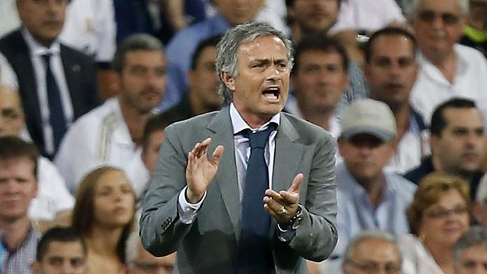 John není žádný rasista, zastává se Mourinho potrestaného Terryho