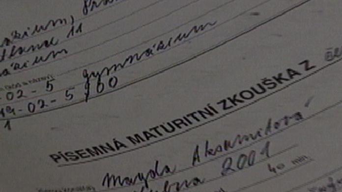 Státní maturity vyvolávají vášně ve školních i poslaneckých lavicích
