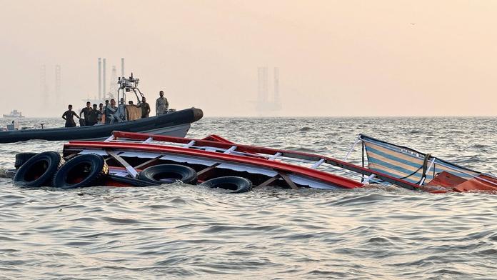 U pobřeží Bombaje se srazily dvě lodě. Zahynulo třináct lidí, dva se pohřešují