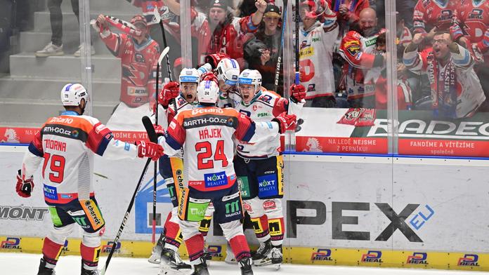Reprízu finále zvládly Pardubice, Litvínov ukončil mizérii. Hradec–Sparta 5:0