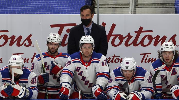 Velký třesk pokračuje: V Rangers končí i hlavní trenér