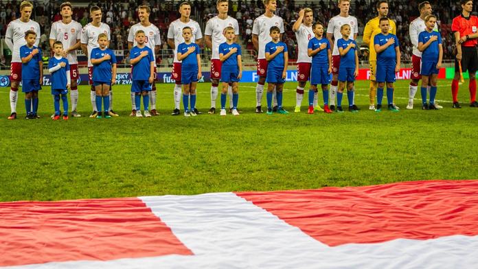 Koho porazili Slováci jen 3:0? Youtubera, prodavače či studenta