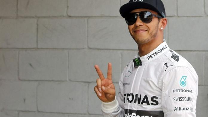F1 je na začátku a Hamilton chce novou smlouvu. Teď má přes miliardu