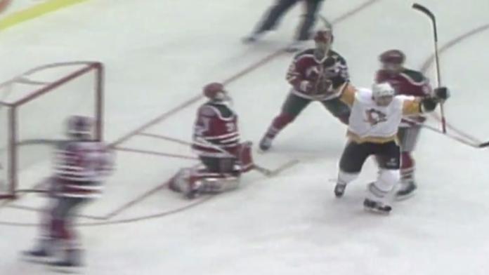 Bylo to přesně 26 let! Takhle dal Jágr svůj první gól v NHL