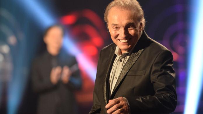 Karel Gott znovu v nemocnici: Ošklivě se zranil na procházce!
