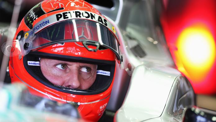 Schumacher boural v tréninku a přesedlal na koloběžku