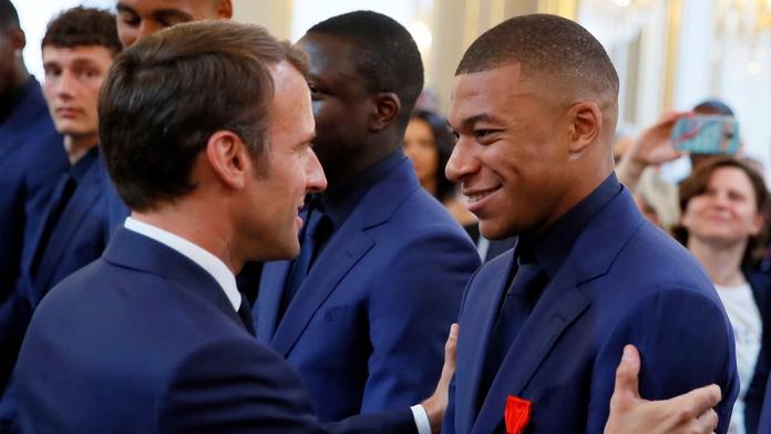 Za setrváním Mbappého v PSG stojí prezident Macron, proklamuje šéf Realu