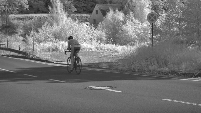 Cyklista jel 62 km/h, vyfotil ho radar. Můžete na kole dostat pokutu za rychlost?