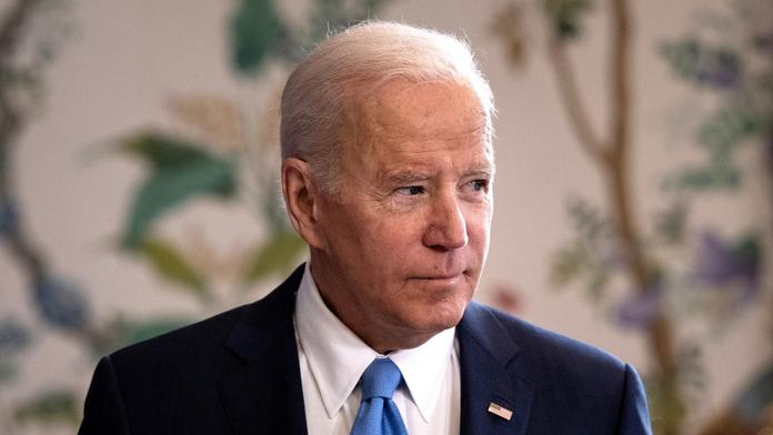 Záhadný let Bidena do Polska: Prezident USA se Česku vyhnul obloukem
