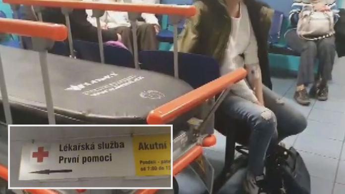 "Akutní stav? Počkejte 4 hodiny!" Cedule na pohotovosti děsí pacienty