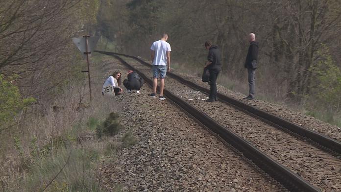 Další tragická smrt na přejezdu u Mlékojed! Dívku srazil vlak