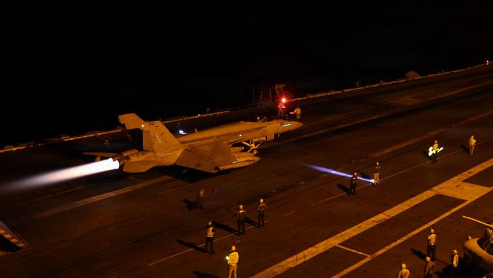 Američané obnovili útoky na Írán. Bombardovali strategický ostrov