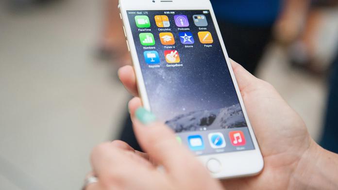 Další problémy "ohýbacího" iPhonu: Nedá se z něj volat!