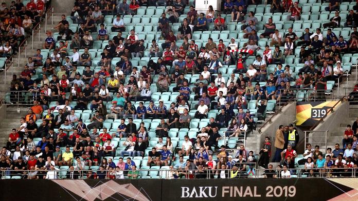 Ostuda! Příště radši na měsíci, kritizuje BBC dějiště finále EL