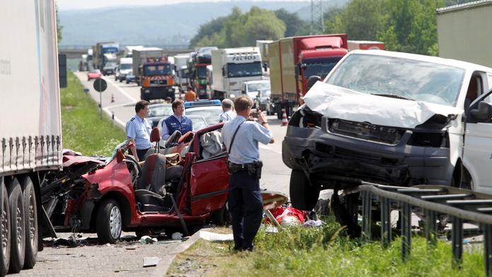 Co dělat při dopravní nehodě v zahraničí? VELKÝ RÁDCE