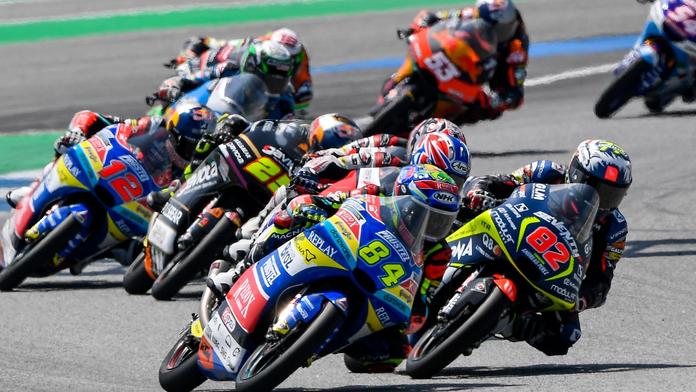 Márquez měl v kvalifikaci ošklivý pád, Češi výsledkově propadli
