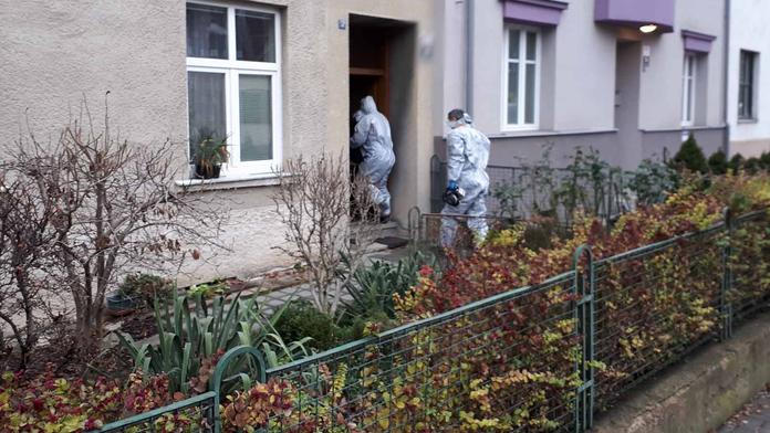 V Brně evakuovali dalších 55 lidí! V domě našli mrtvolu a chemikálie