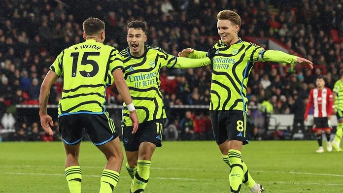 Arsenal píše historii. Takovou venkovní dominanci Anglie ještě neviděla