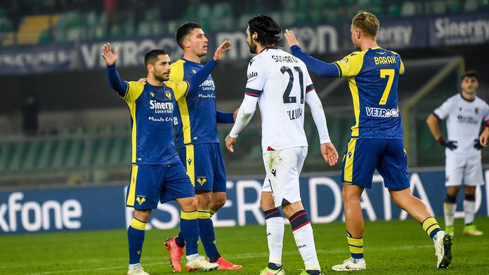 Verona i s Barákem v sestavě otočila zápas proti Bologně